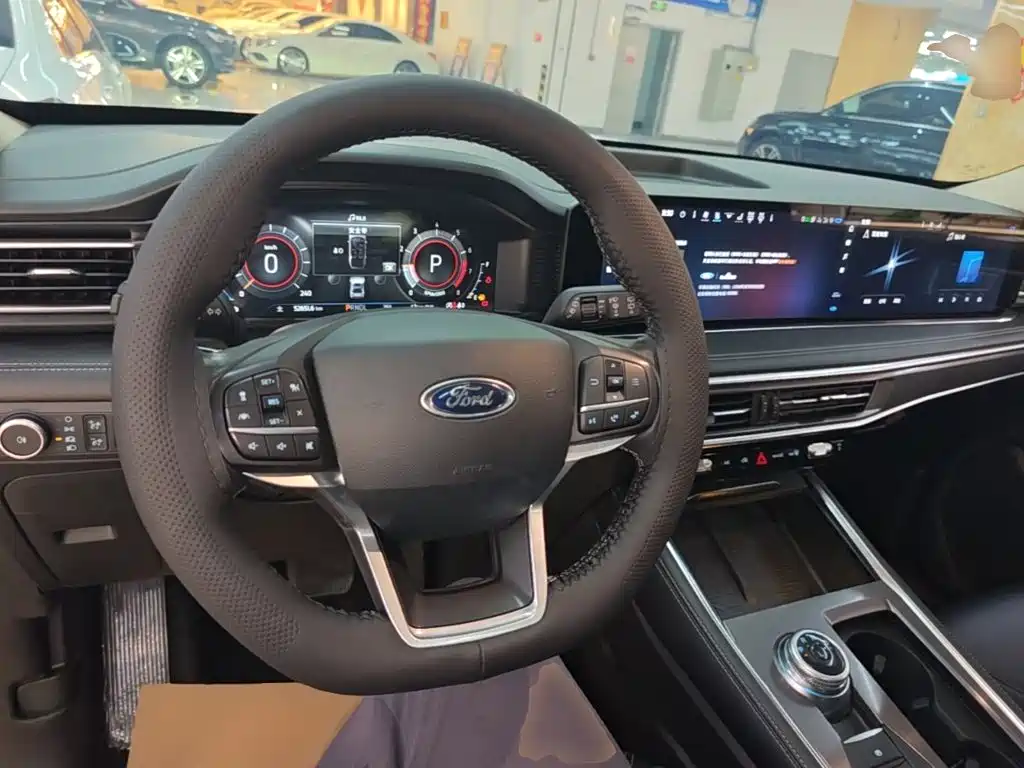 Ford Explorer — миниатюра 10