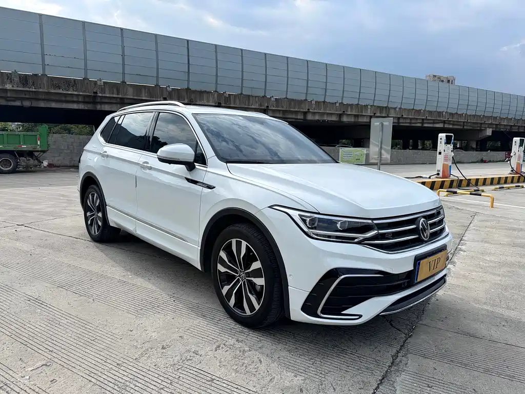 Volkswagen Tiguan L — миниатюра 3