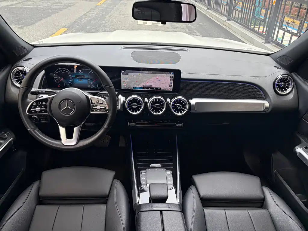 Mercedes-Benz GLB — миниатюра 11
