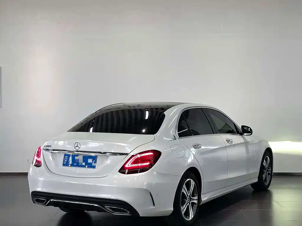Mercedes-Benz C-Class — миниатюра 3