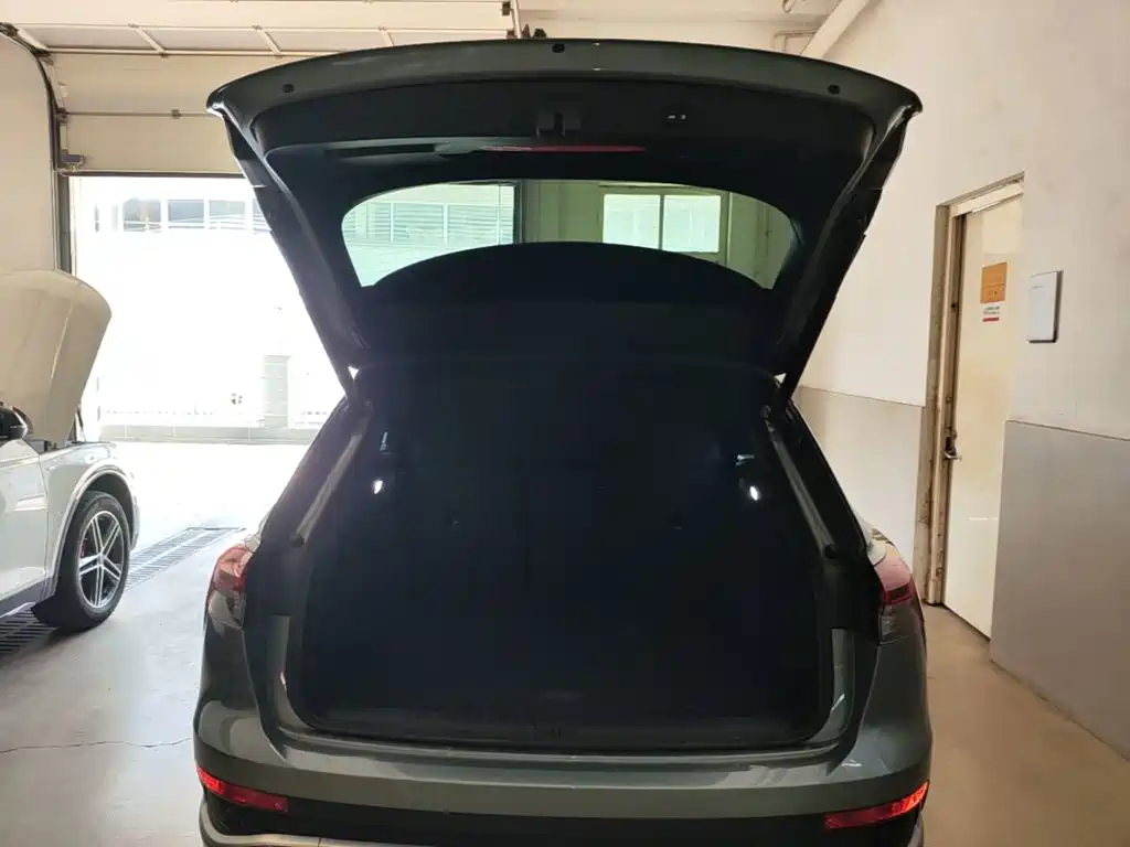 Audi Q4 e-tron — миниатюра 19
