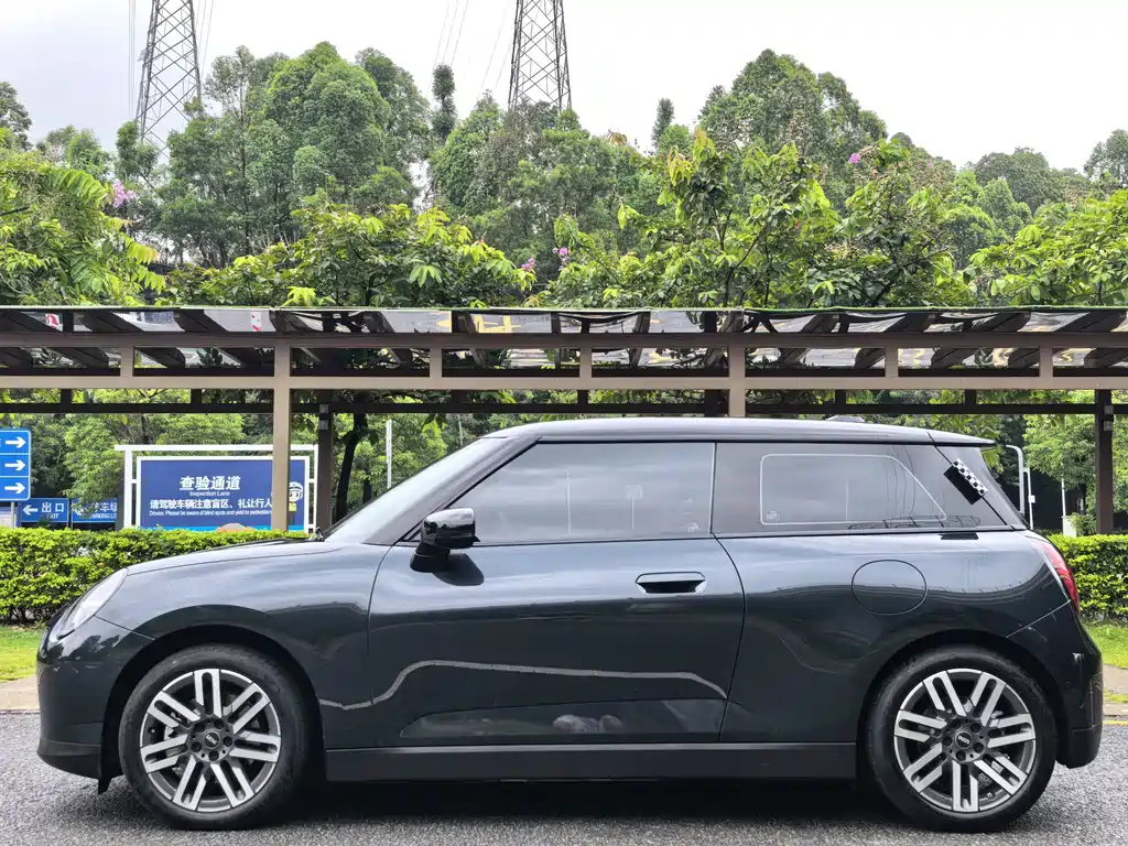 MINI MINI COOPER EV — миниатюра 4