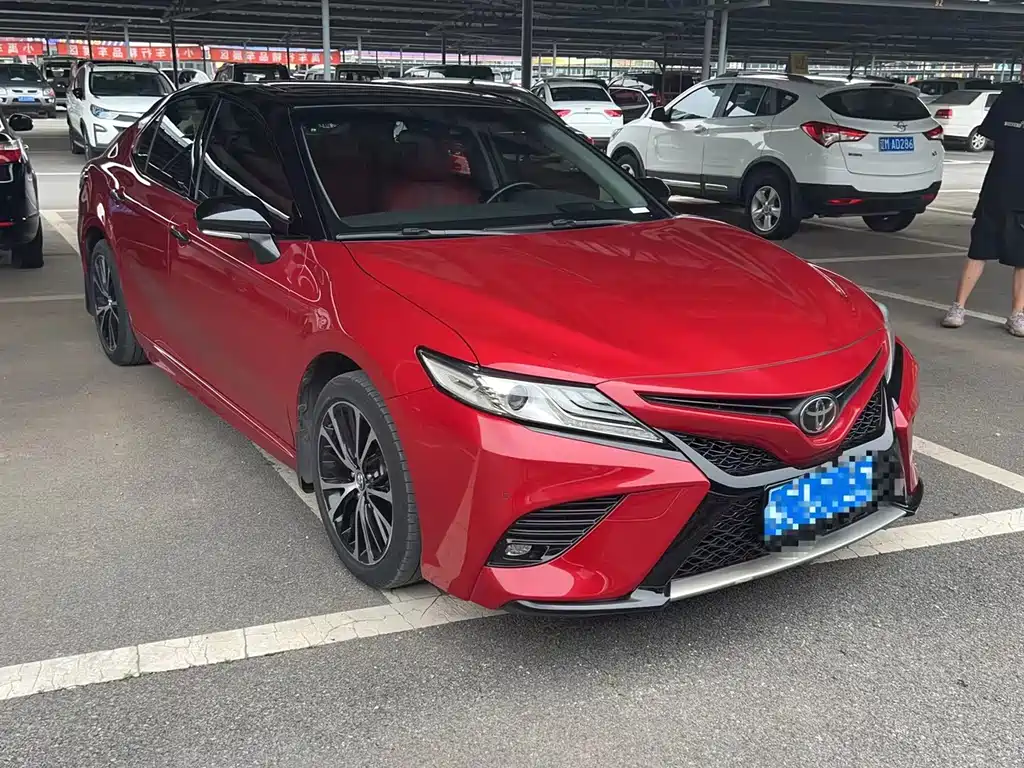 Toyota Camry — миниатюра 9