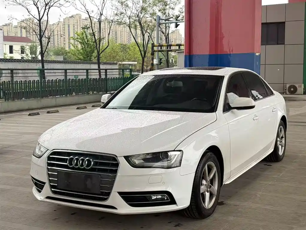 Audi A4L 2015