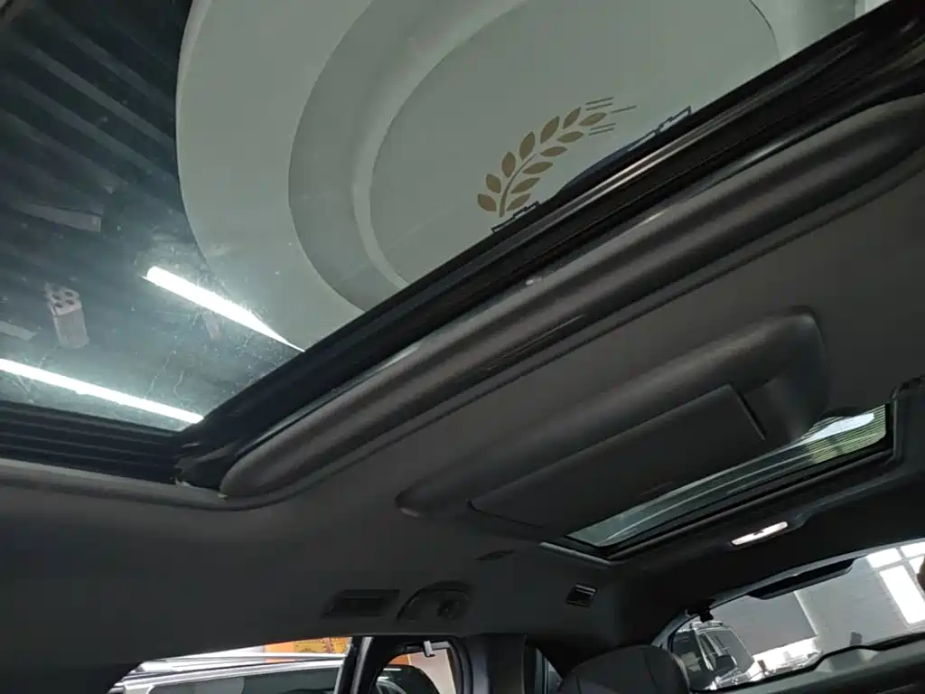 Toyota Granvia — миниатюра 18