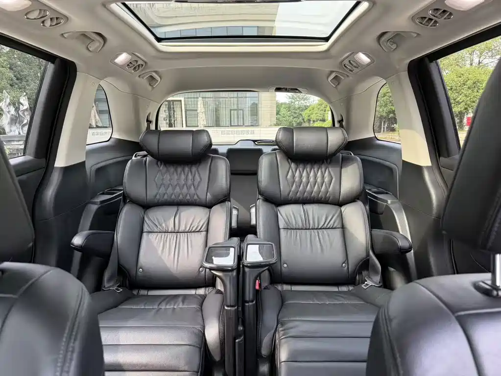 Honda Elysion — миниатюра 10