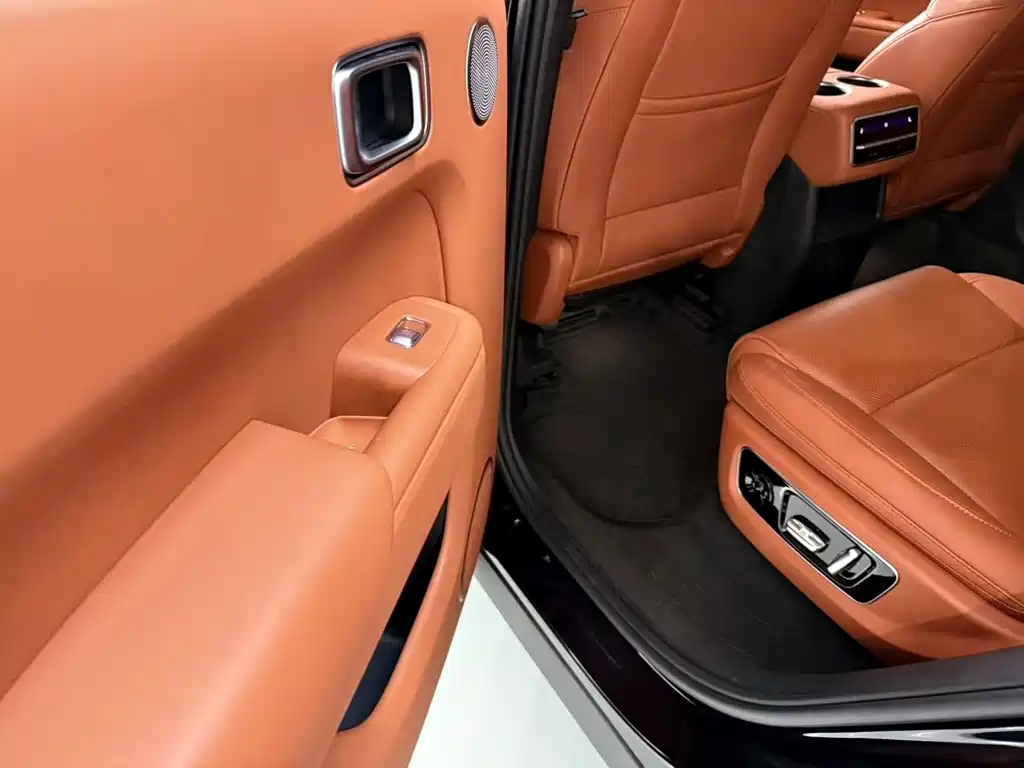 Li Auto Li L8 — миниатюра 8