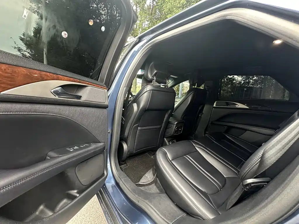 Lincoln MKZ — миниатюра 5