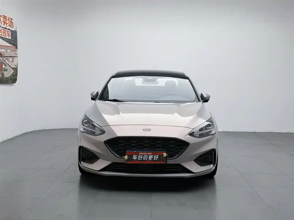 Ford Focus 2019 EcoBoost 180 AT ST Line