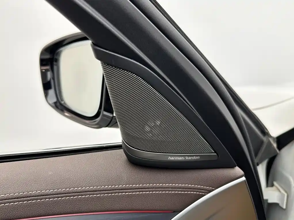 BMW 5 Series — миниатюра 15