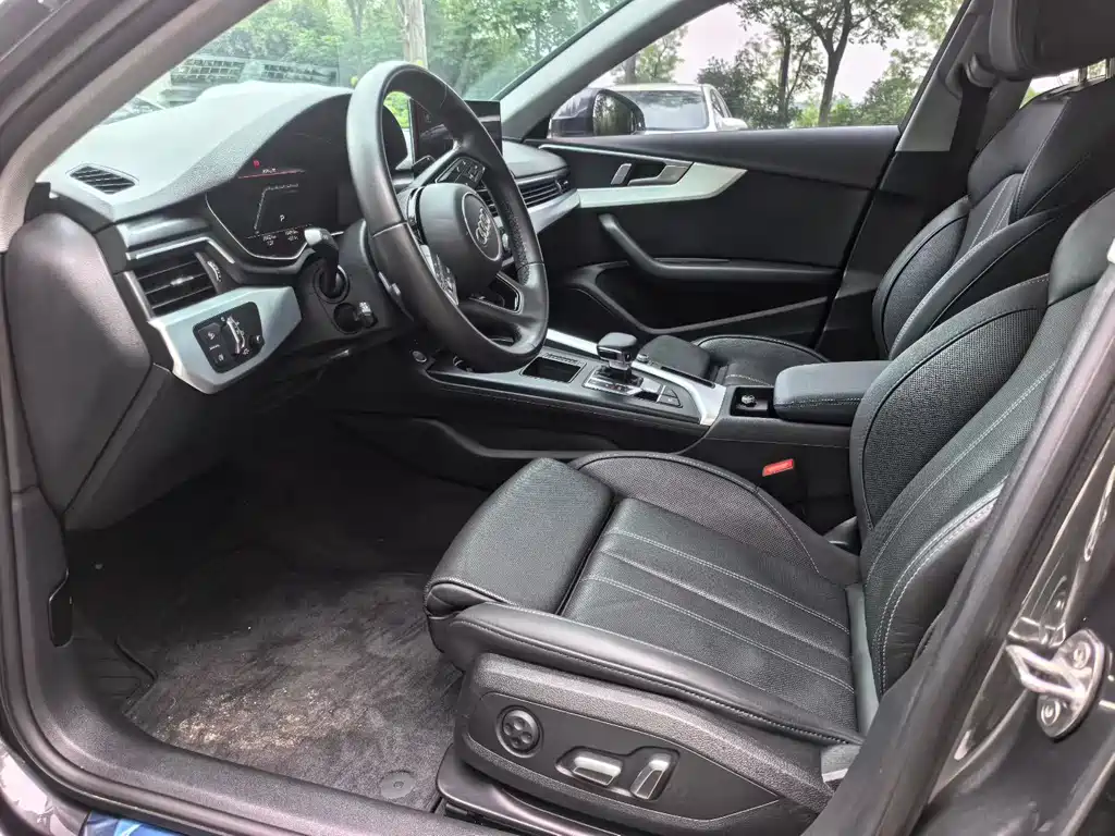 Audi A4L 2023 40 TFSI Fashion