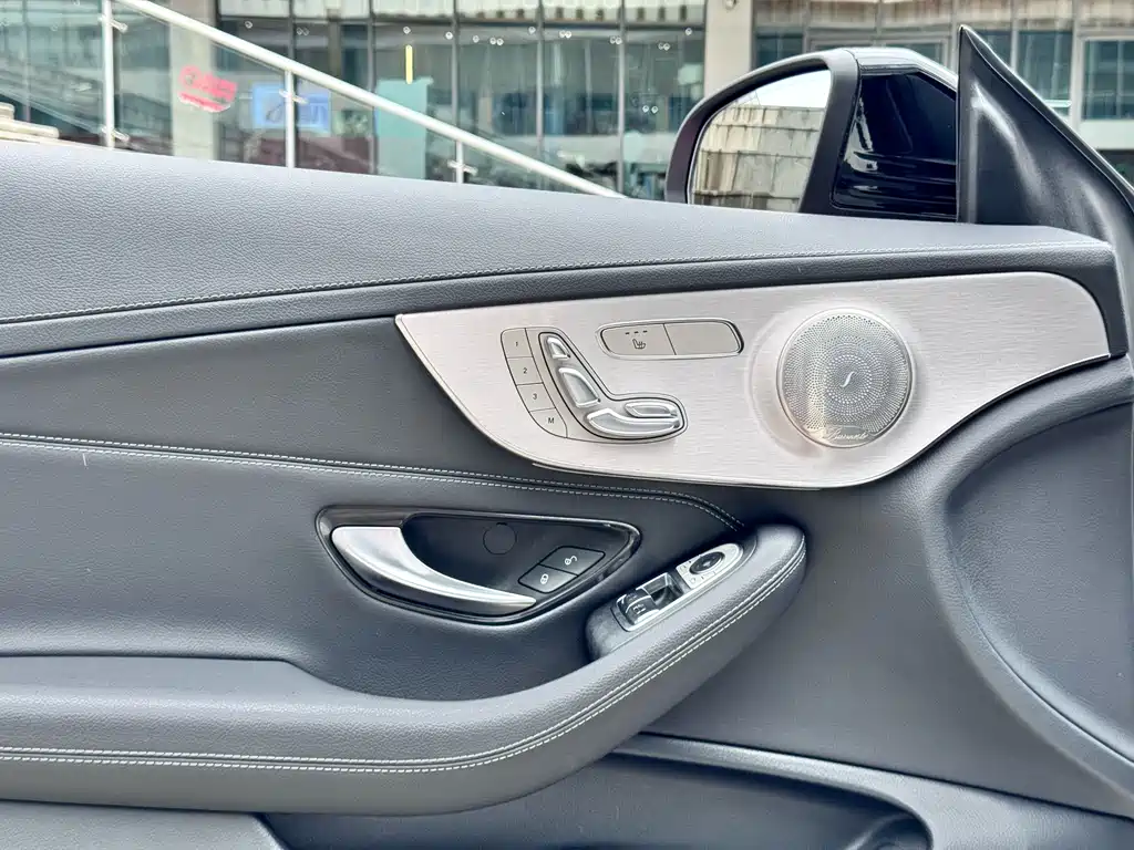 Mercedes-Benz C-Class (Import) — миниатюра 7