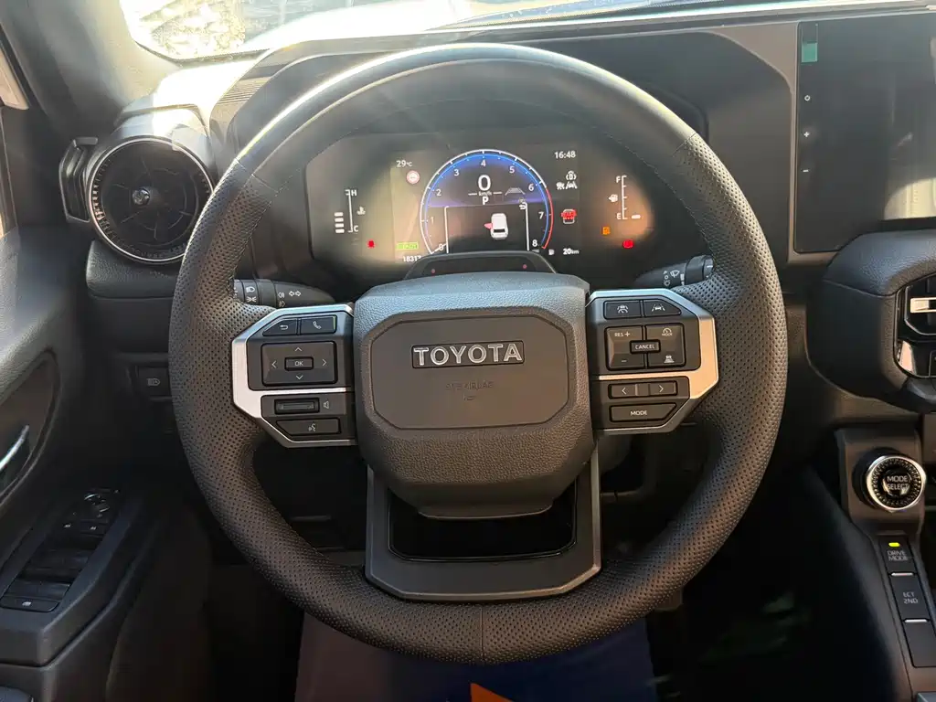 Toyota Prado — миниатюра 14