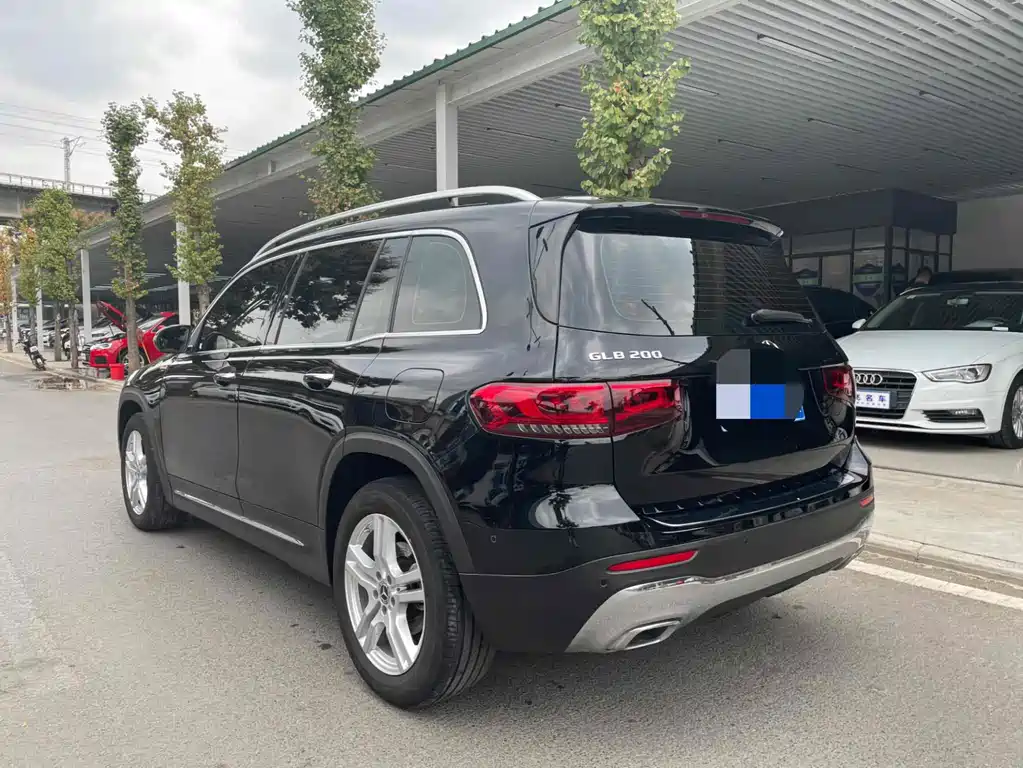 Mercedes-Benz GLB — миниатюра 11