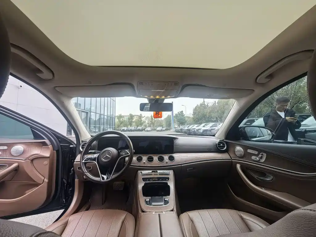 Mercedes-Benz E-Class - фото 9
