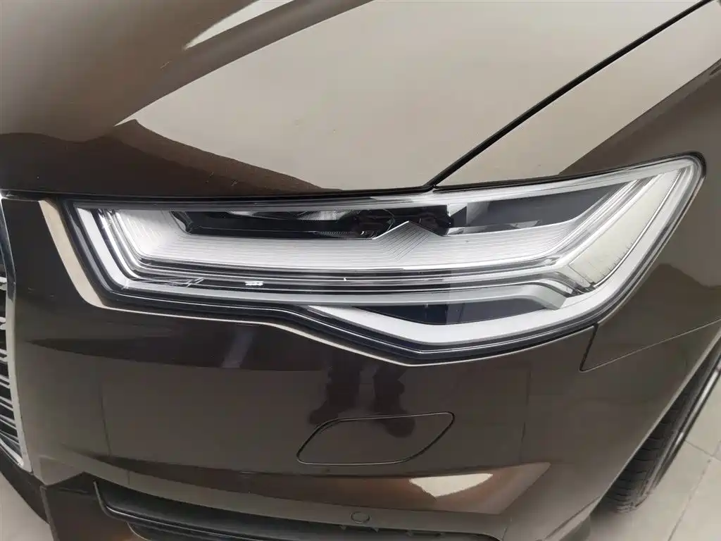 Audi A6 2019 Champagne/brown из Китая