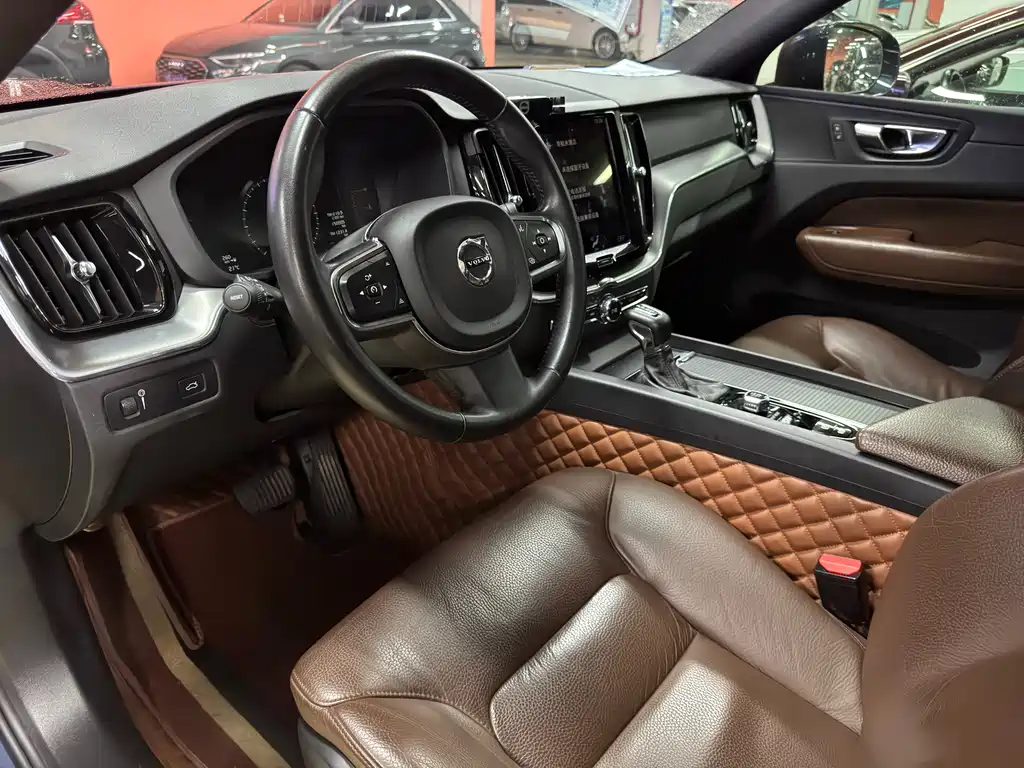Volvo XC60 — миниатюра 6