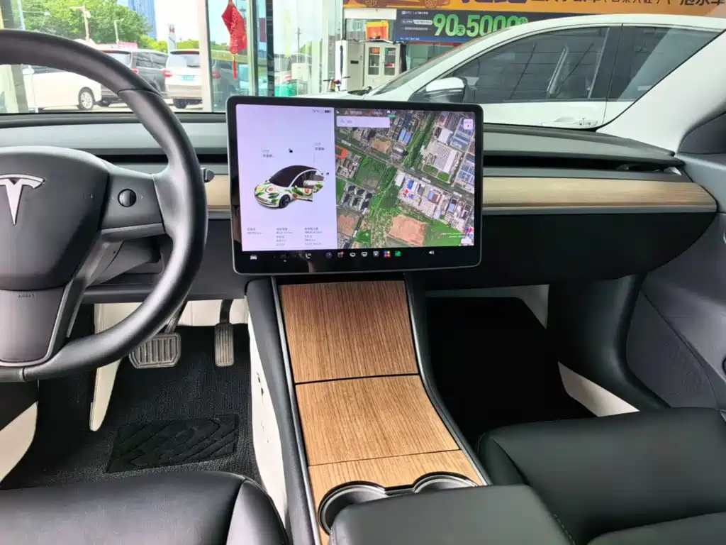 Tesla Model 3 — миниатюра 13