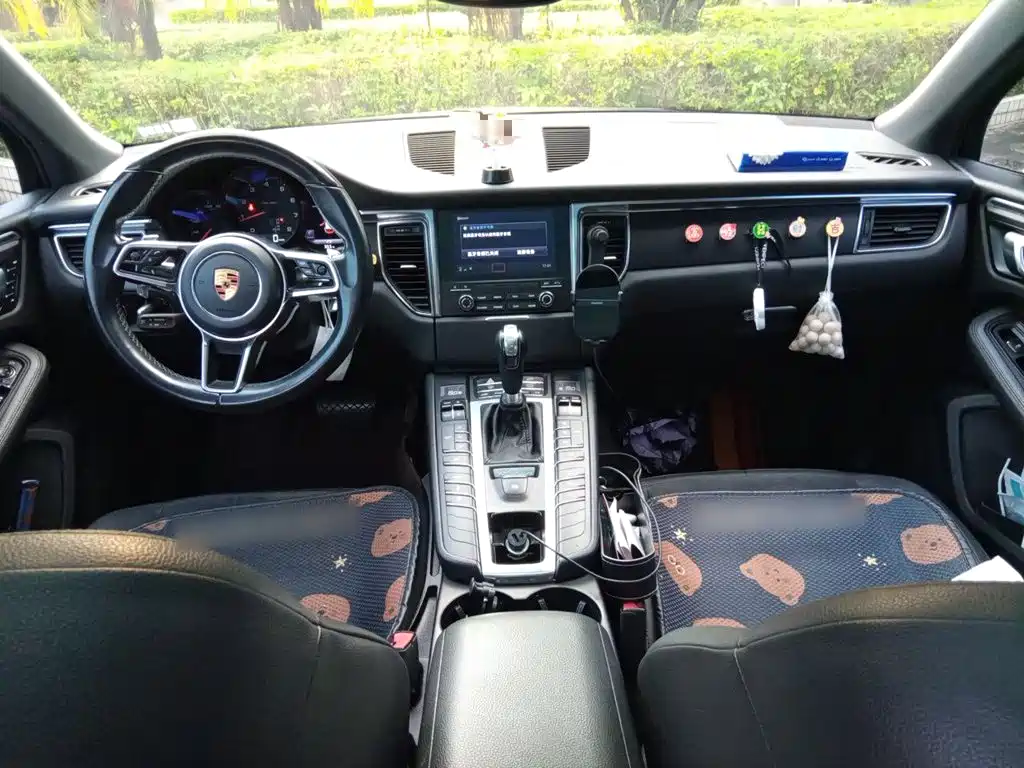 Porsche Macan — миниатюра 5