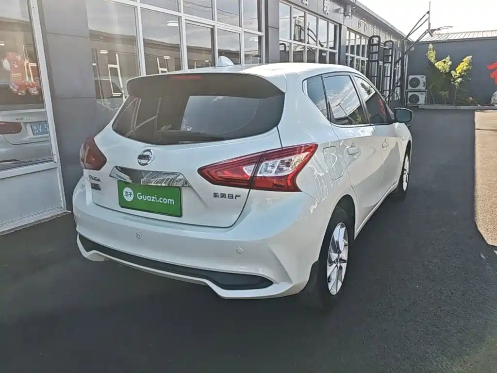 Nissan Tiida — миниатюра 7