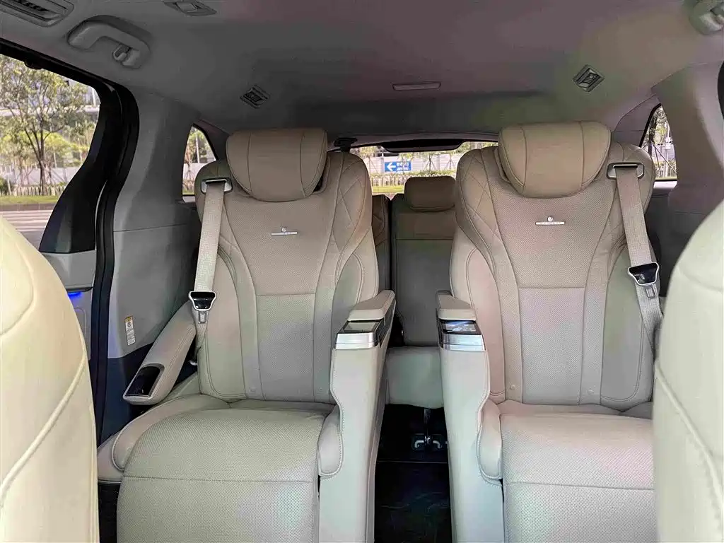 Toyota Sienna — миниатюра 13