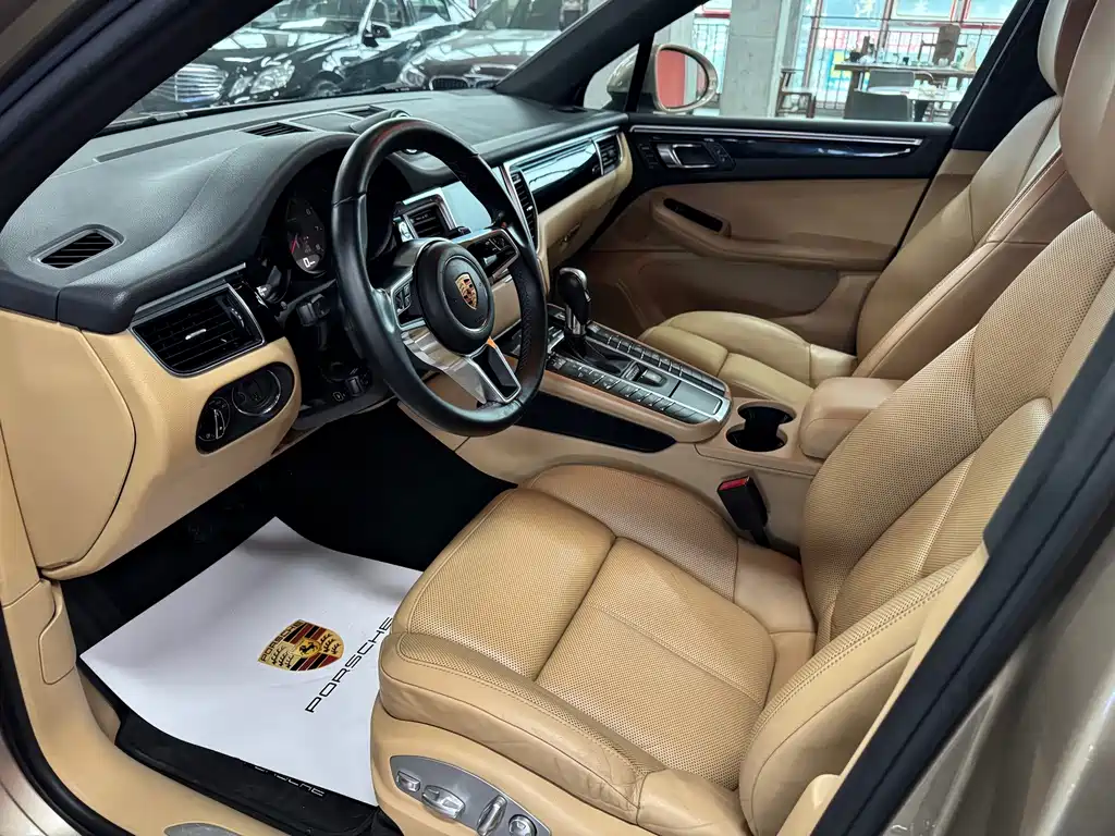 Porsche Macan — миниатюра 10