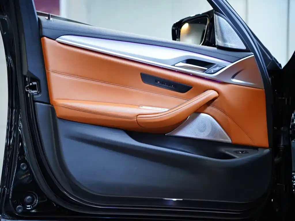 BMW M5 — миниатюра 17