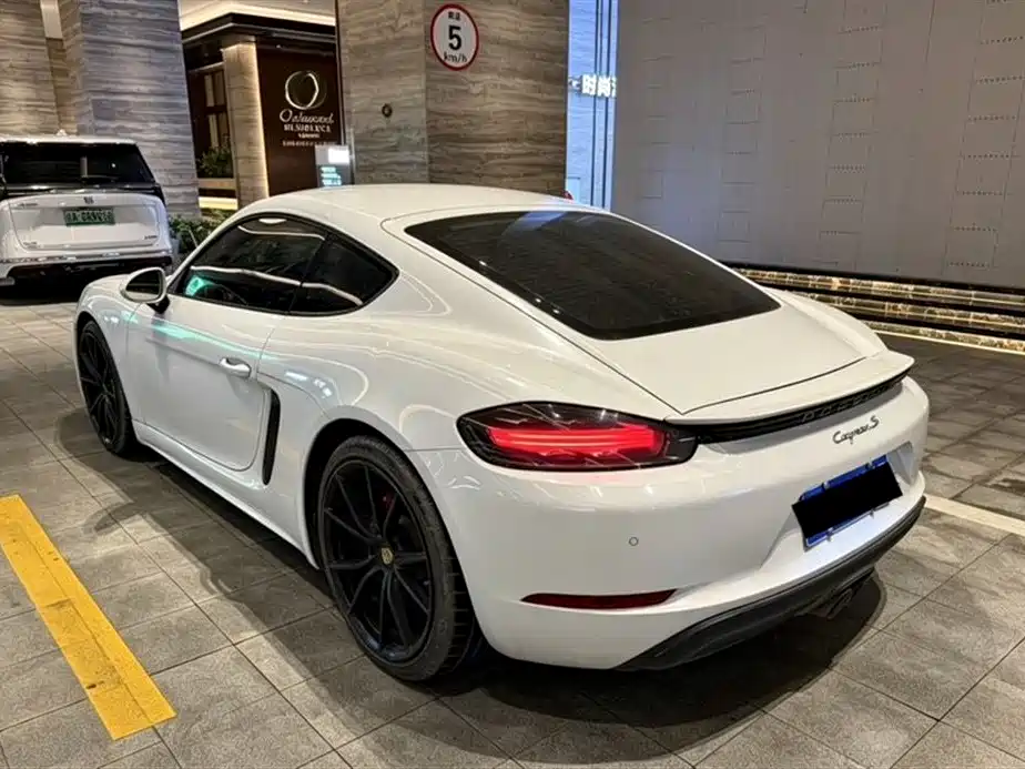 Porsche 718 2018 Cayman 2.0T