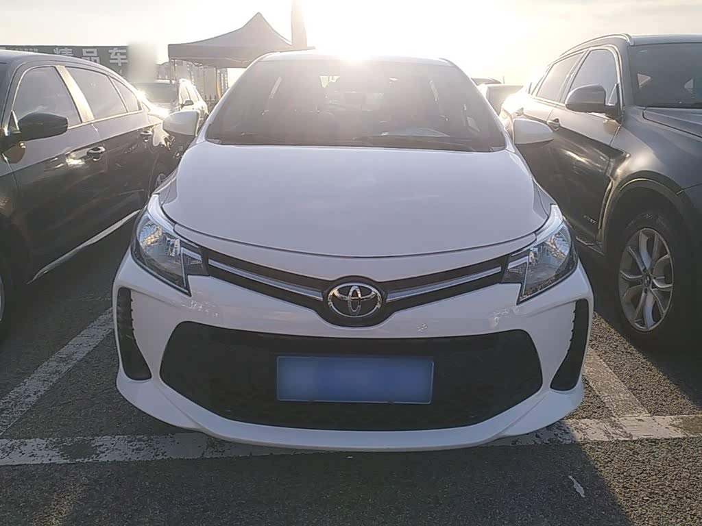 Toyota Vios FS 1.5 л 2022 г. Белый, пробег 35400 км