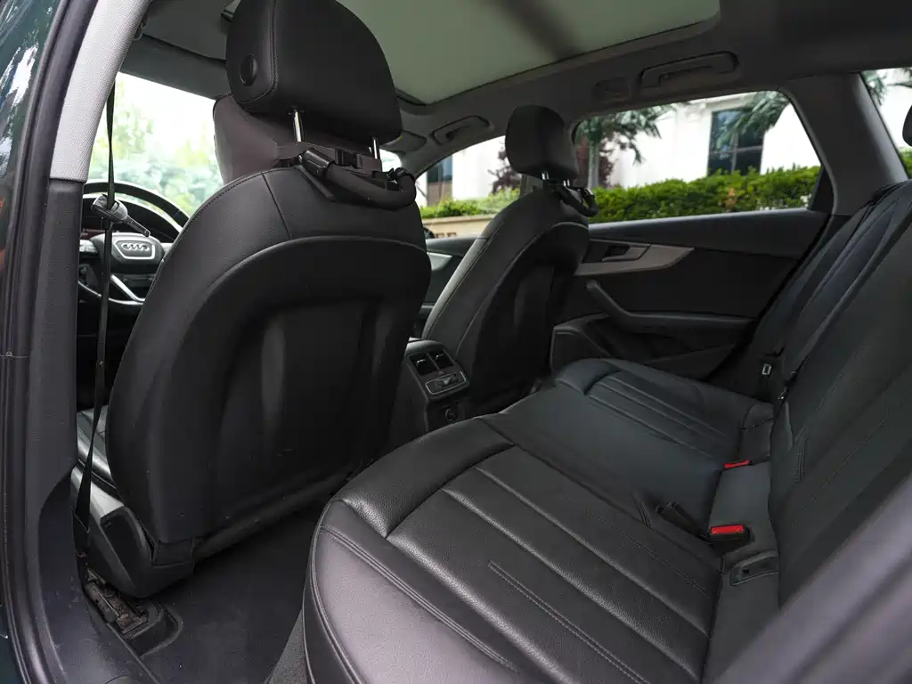 Audi A4 (Import) — миниатюра 17