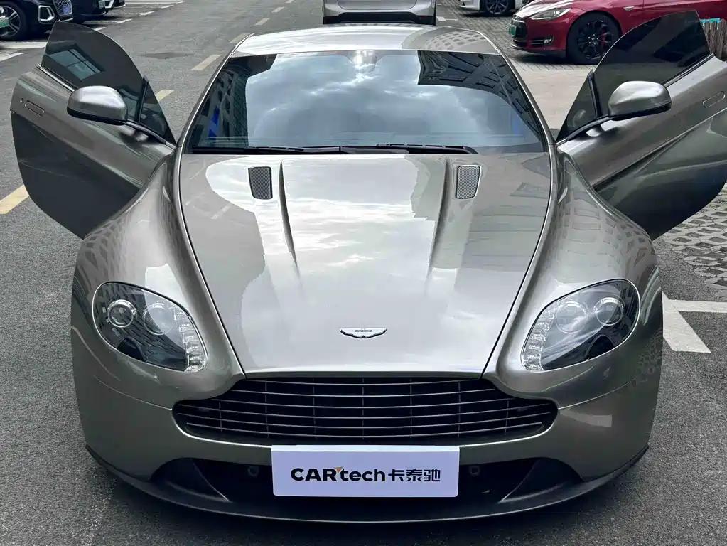 Aston Martin V8 Vantage — миниатюра 13