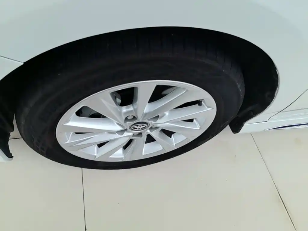 Toyota Camry — миниатюра 23
