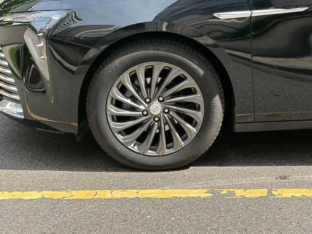 Buick LaCrosse — миниатюра 5