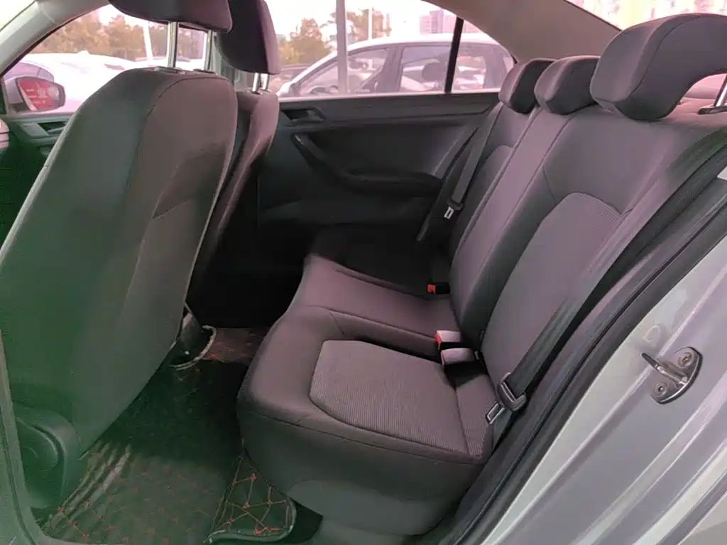 Volkswagen Jetta — миниатюра 17