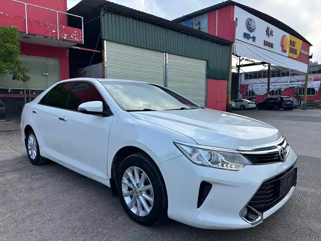 Toyota Camry — миниатюра 3