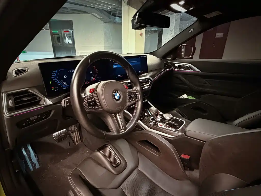 BMW M4 2023 M4