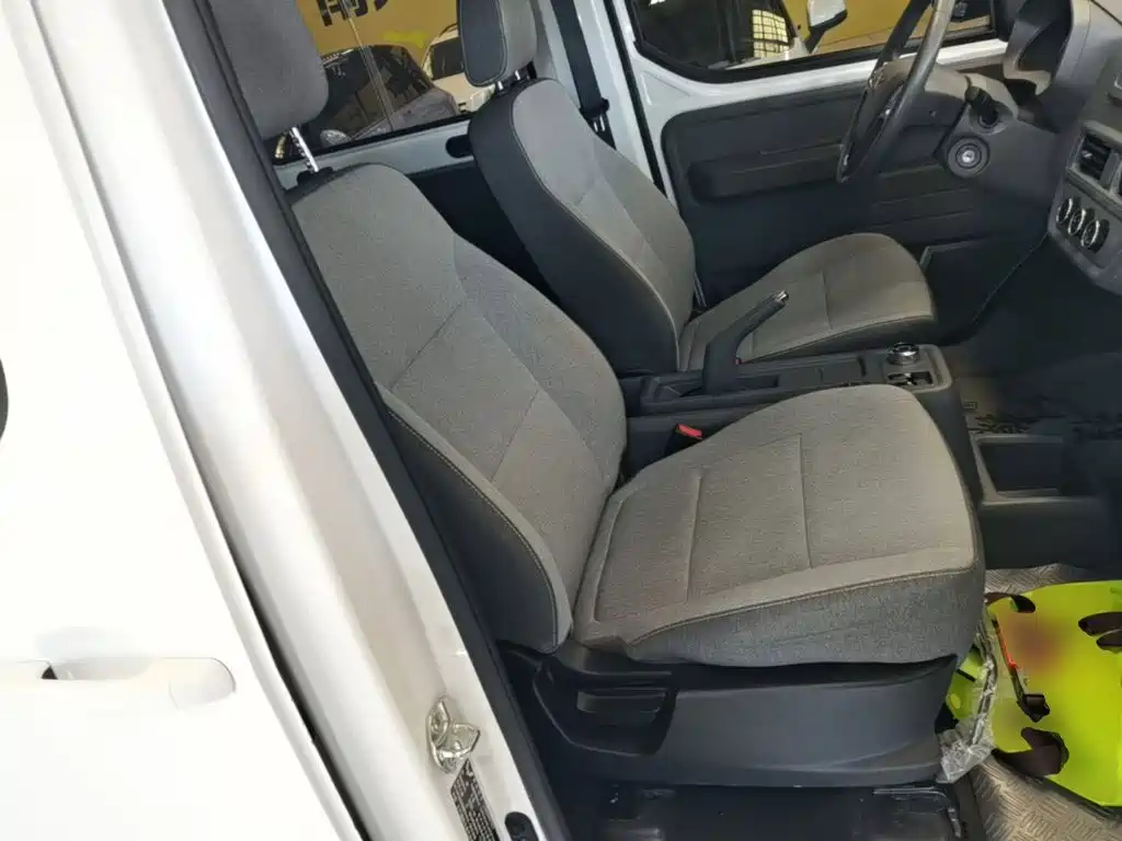 Wuling Yangguang — миниатюра 25