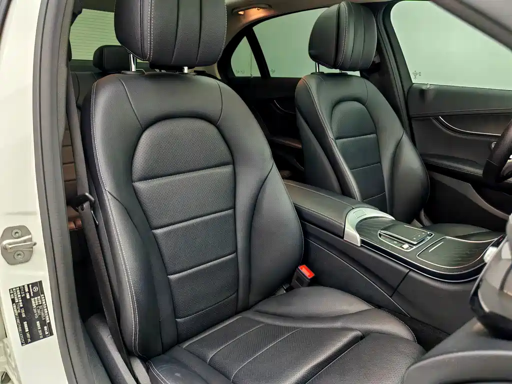 Mercedes-Benz C-Class — миниатюра 7