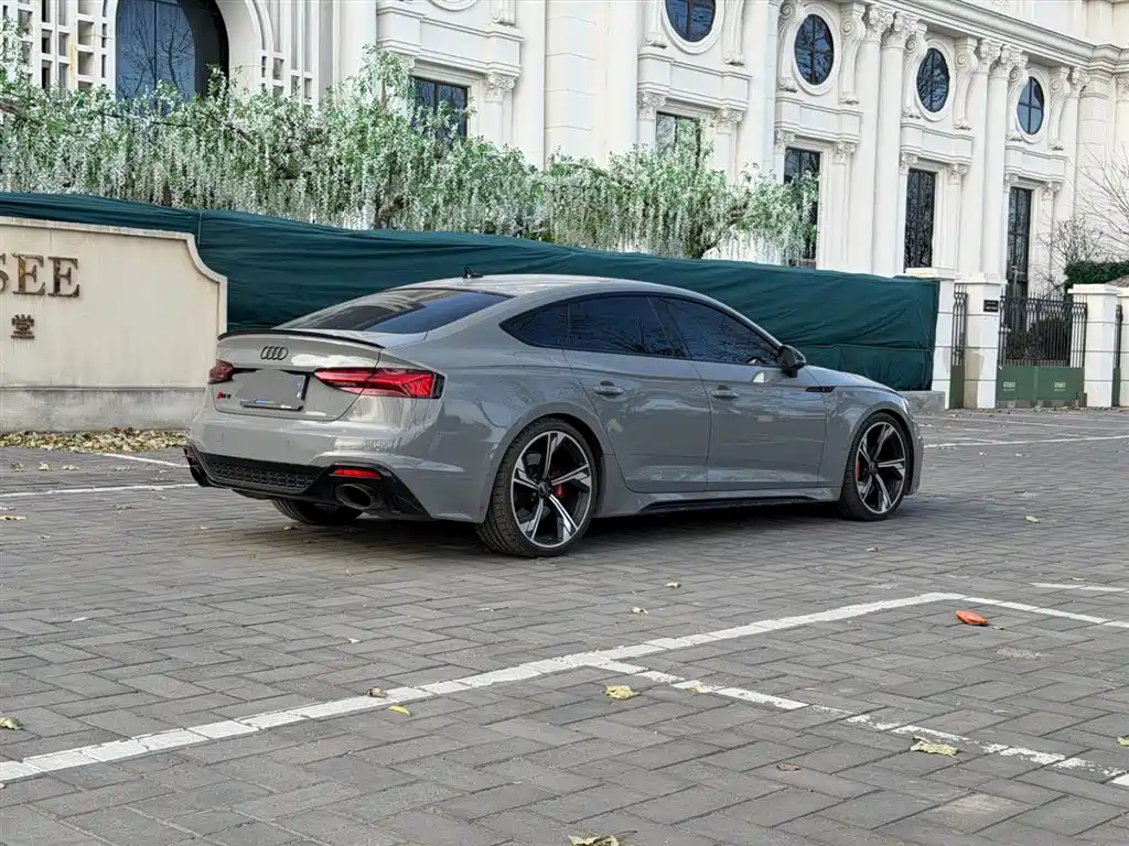 AUDI RS 5