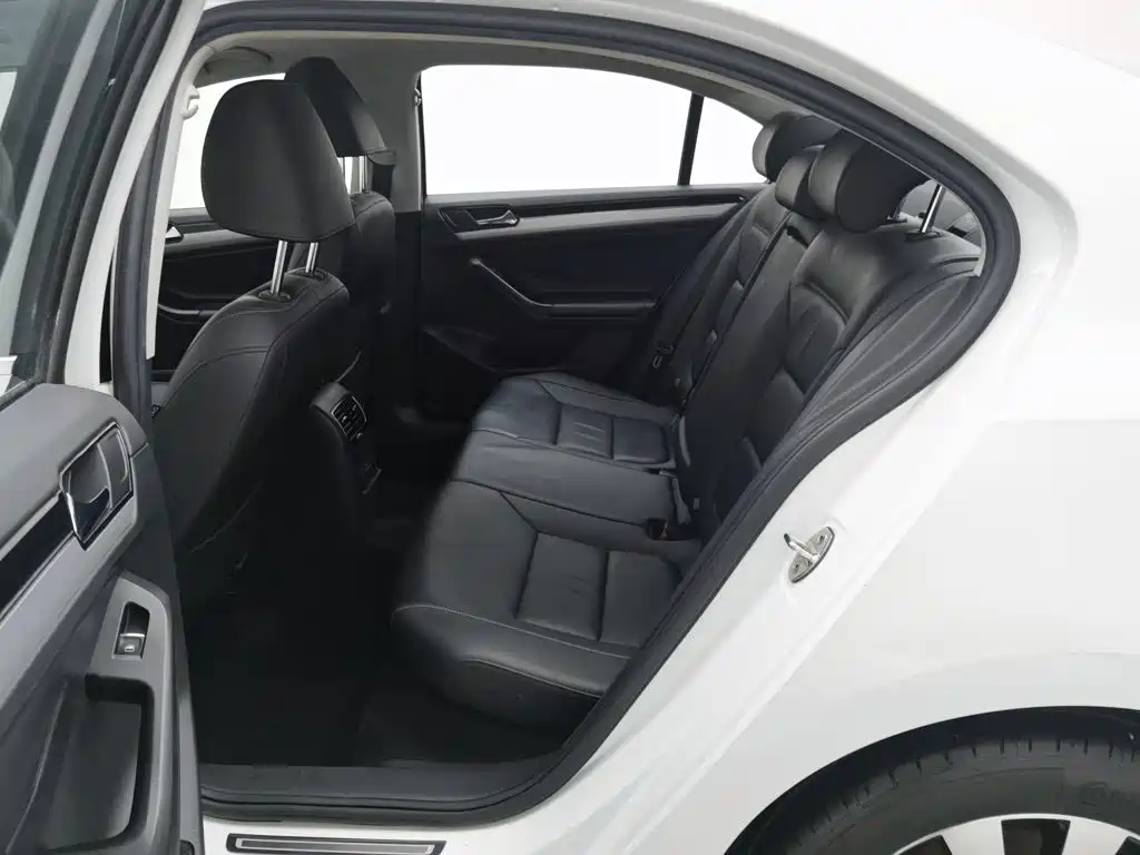 Volkswagen Sagitar — миниатюра 15