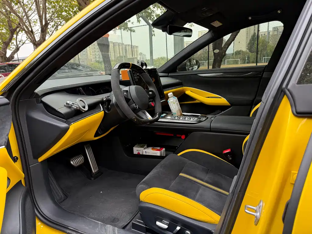 XIAOMI CAR XIAOMI SU7 ULTRA