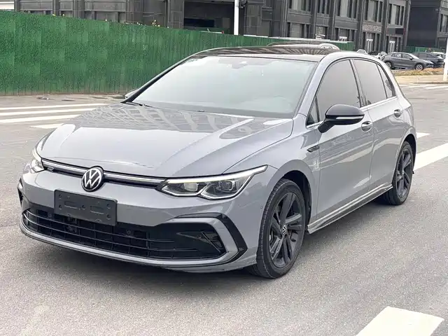 VOLKSWAGEN GOLF 2022