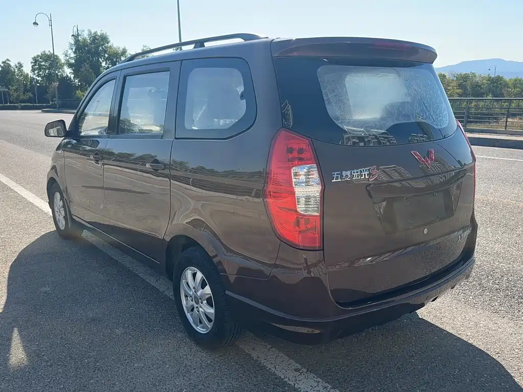 Wuling Hongguang — миниатюра 9