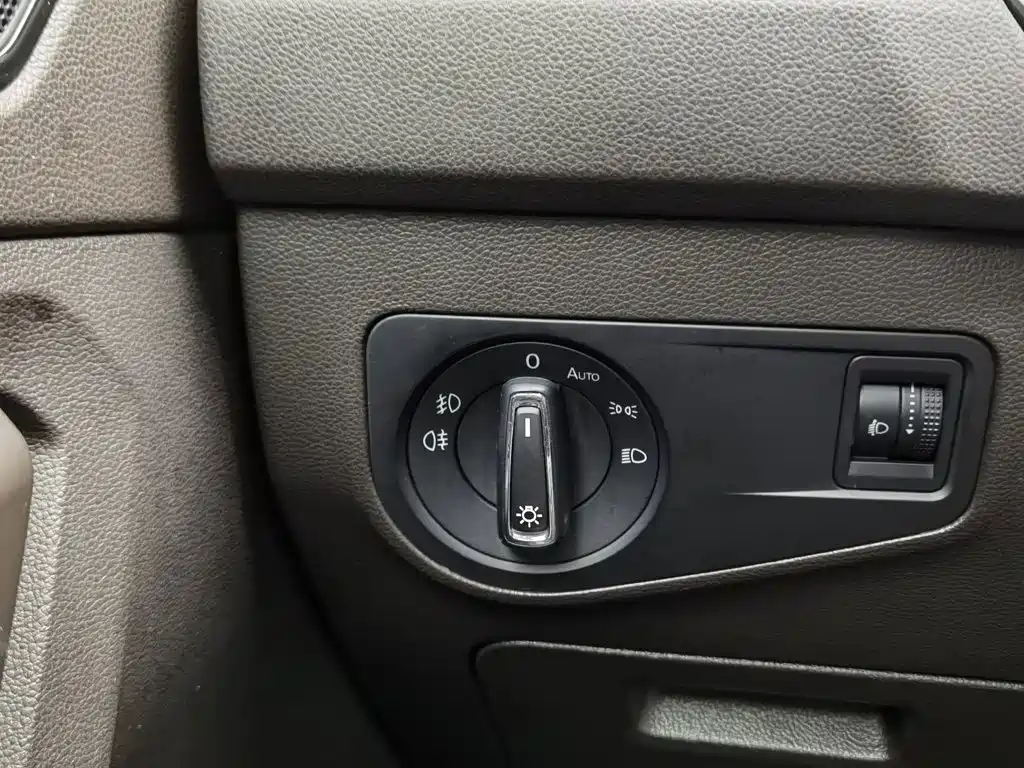 Volkswagen Tiguan L — миниатюра 21