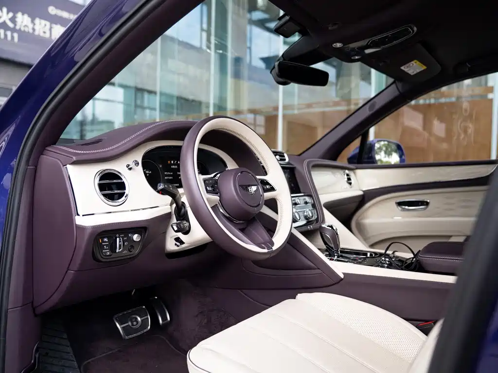 Bentley Bentayga — миниатюра 10
