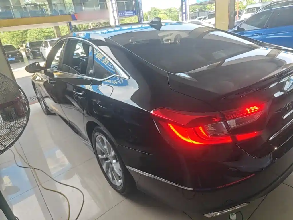Honda Accord — миниатюра 5