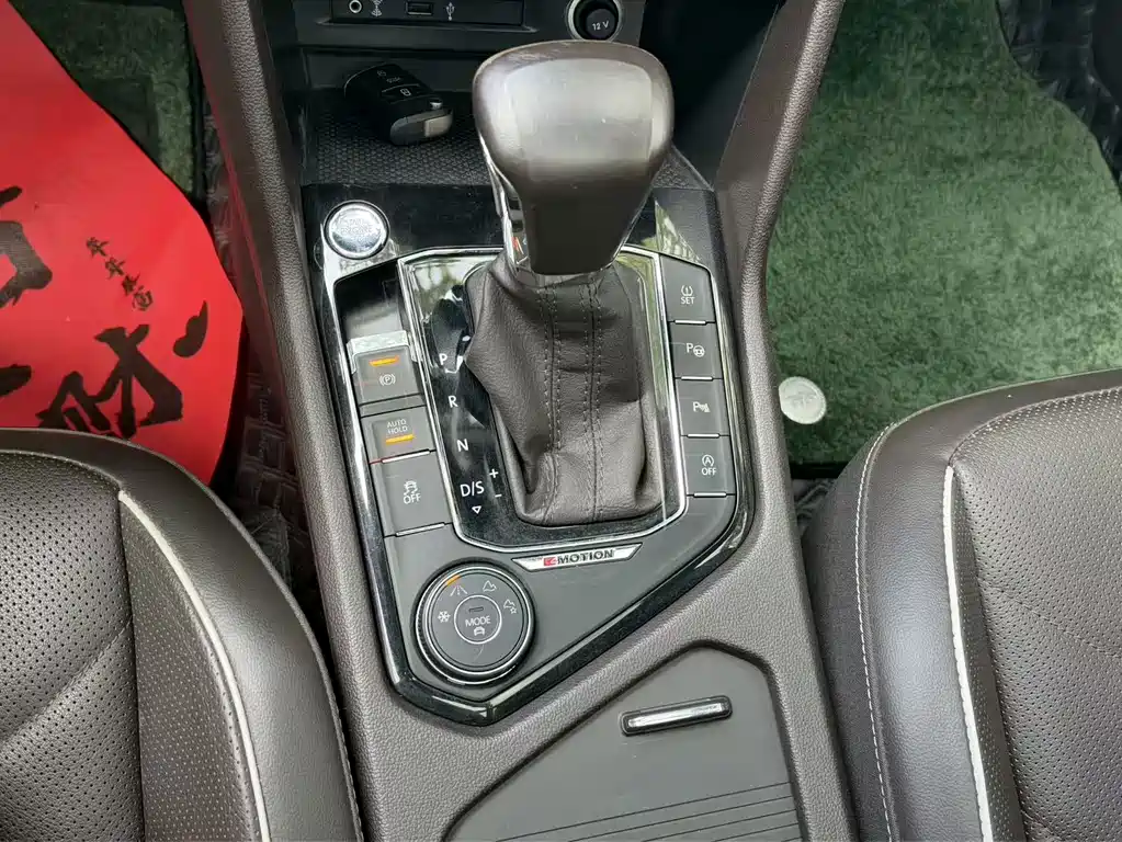 Volkswagen Tiguan L — миниатюра 10
