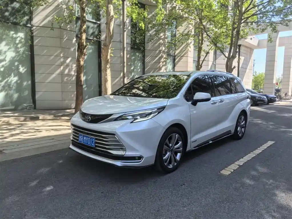 Toyota Sienna 2024
