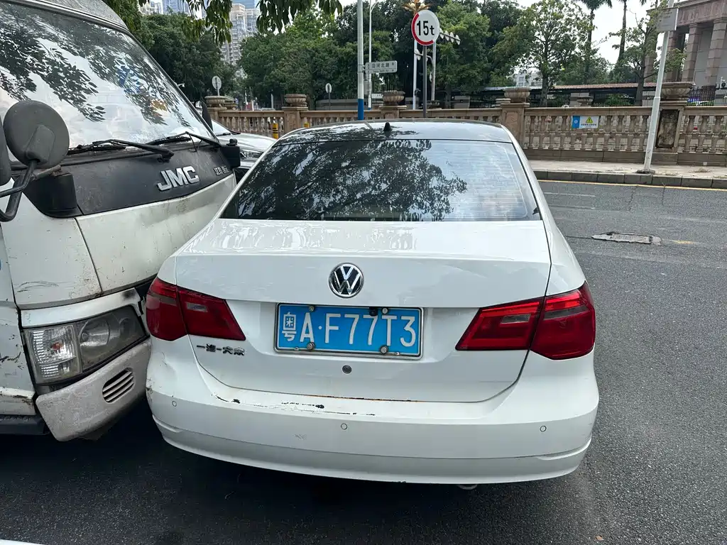 Volkswagen Jetta — миниатюра 5