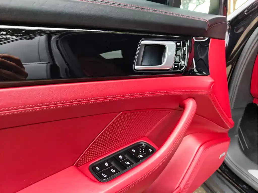 Porsche Panamera — миниатюра 12